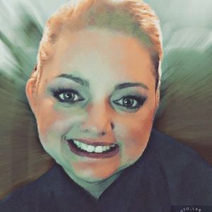 Meet your Posher, Lora